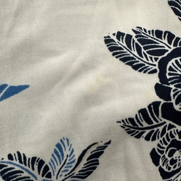 Chico's White Floral 3/4 Sleeve Marigold Cutouts Split-Neck Tunic Top Size Small - Picture 9 of 14